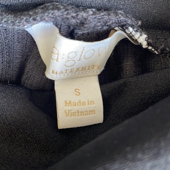 A:Glow Maternity Ribbed Shorts - Picture 4 of 5